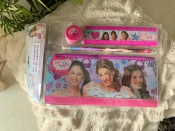 Lot fournitures violetta