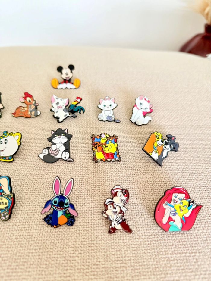 Collection de 16 Pins Disney Magiques - photo numéro 2