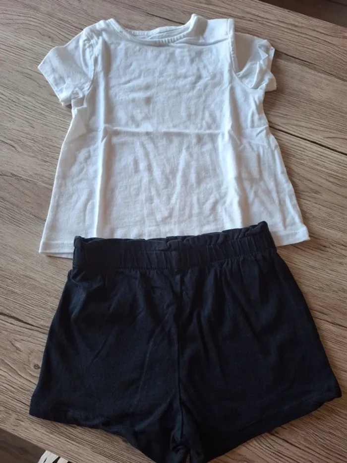 Ensemble short tee-shirt neuf kiabi 12 mois