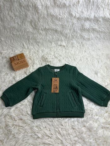 Gilet zippe tape à l’œil taille 12 mois