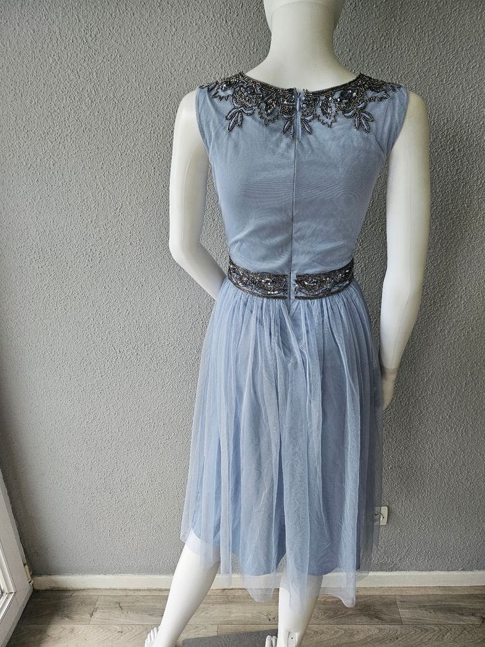 Robe longue bleue clair avec perles - photo numéro 4