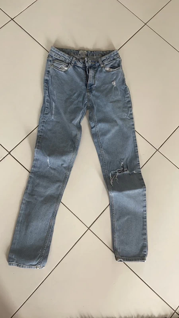 Jeans Troué