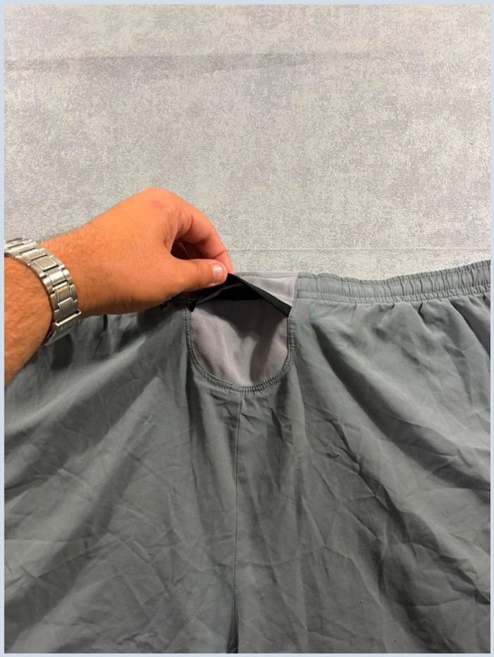 Short Nike Gris logo brodé Taille XL - photo numéro 6