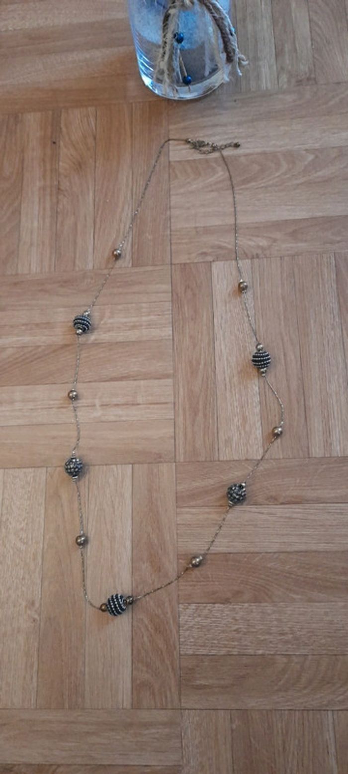 Collier long