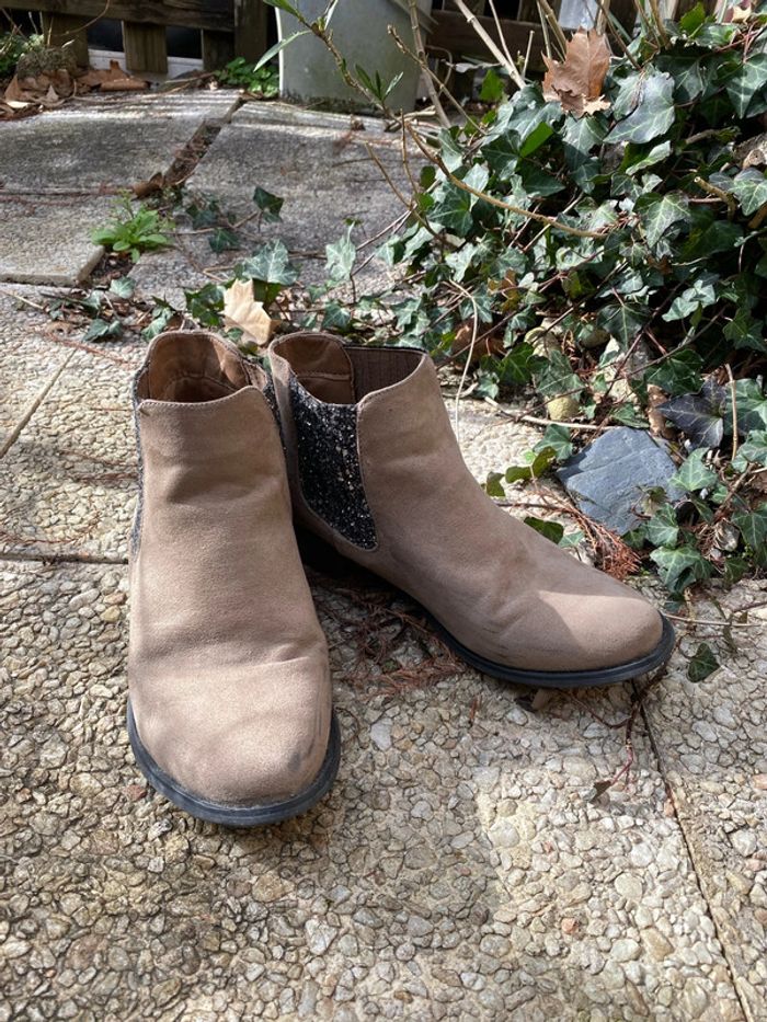 Jolies bottines taupe