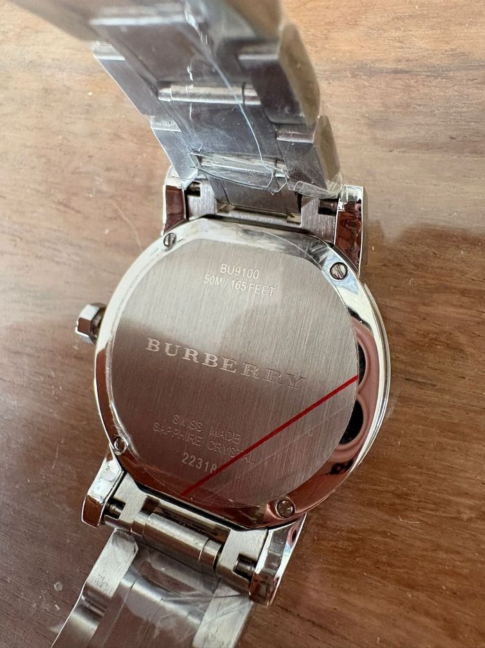 Montre Burberry argenté et blanche Neuve bu9100 - photo numéro 8