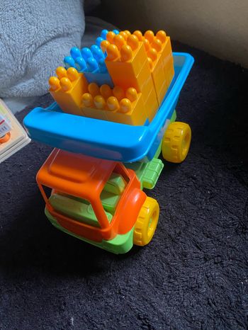 Camion avec legos