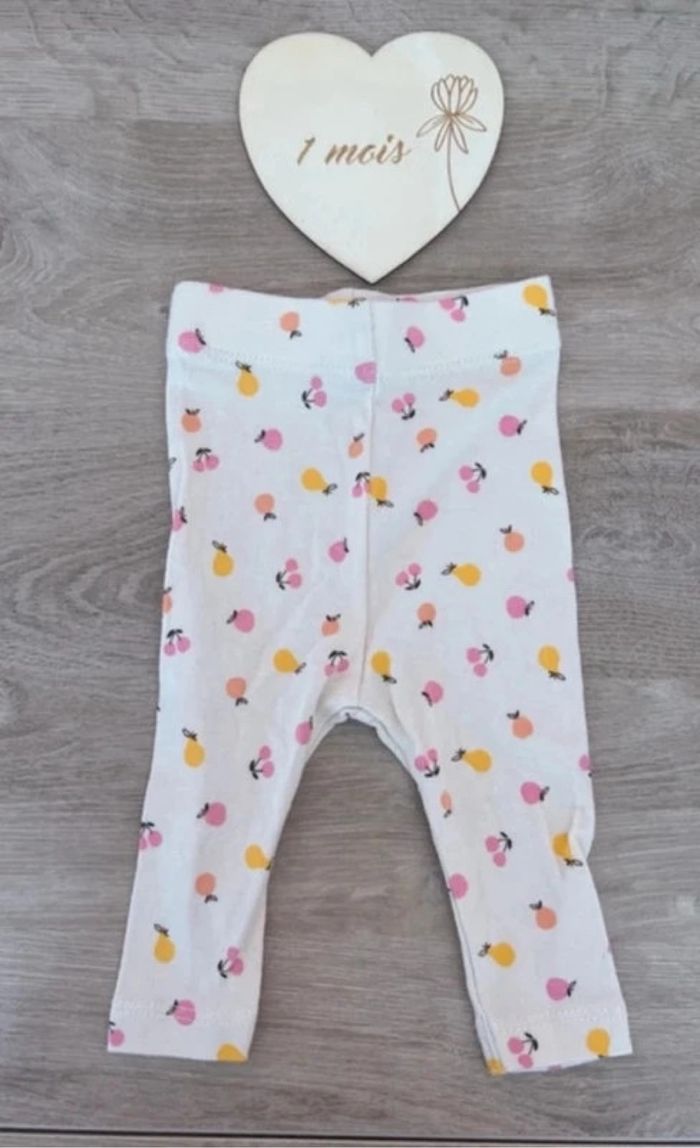Lot de 2 leggings bébé fille – 1 mois – Kiabi – Motifs fruits – Neufs - photo numéro 4