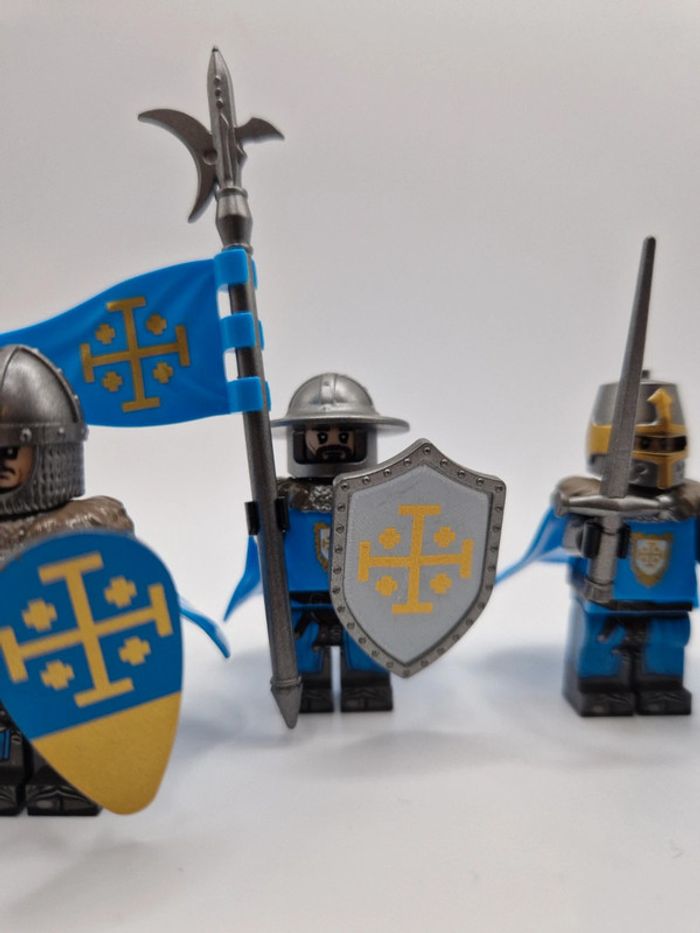 Figurines type lego 4 chevaliers templiers seigneur des anneaux - photo numéro 4