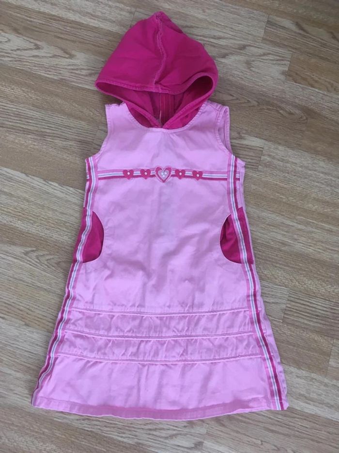 Robe (taille 104).