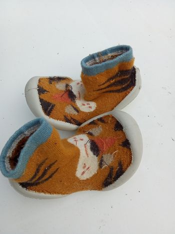 Chaussons/chaussettes garçon taille 22/23 à enfiler, garçon motif  tigre