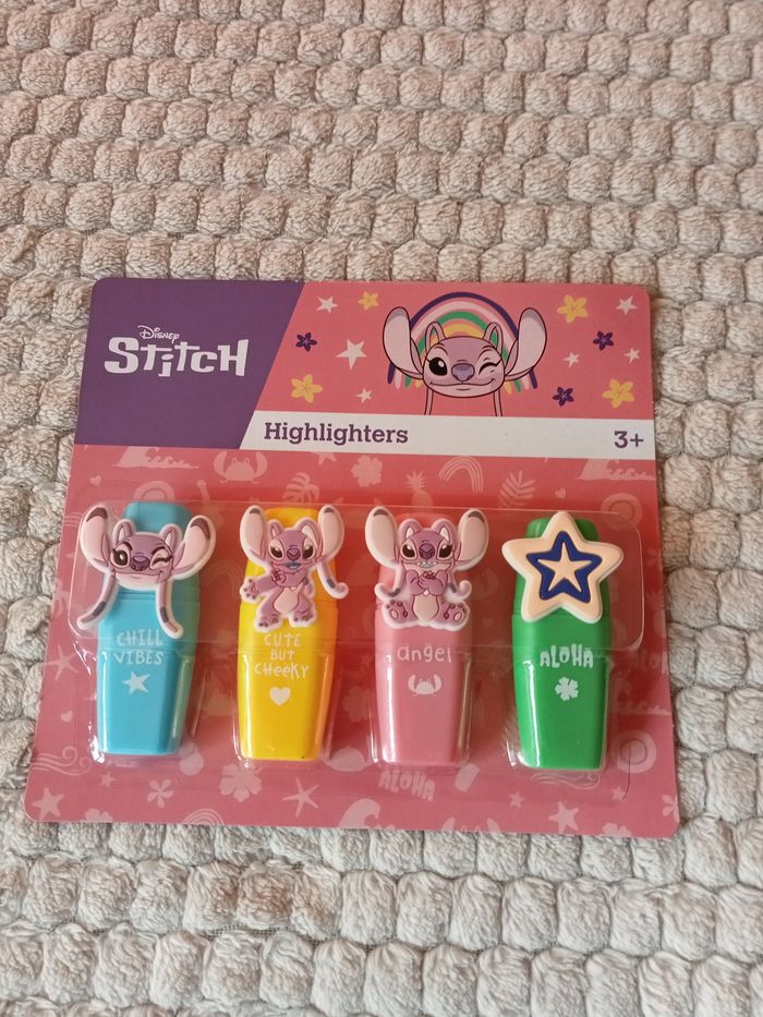 4 surligneurs Stitch