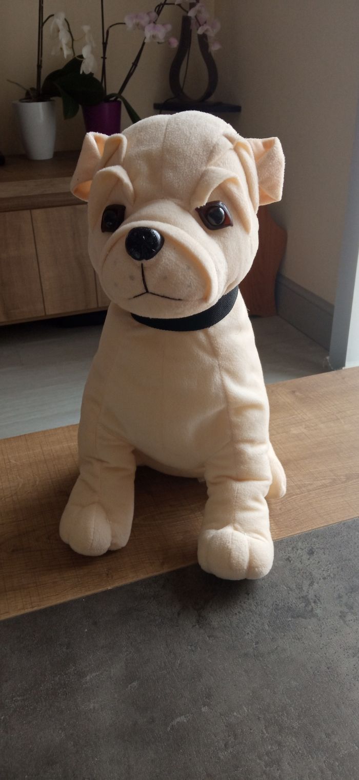 Peluche Chien assis 38 cm hauteur