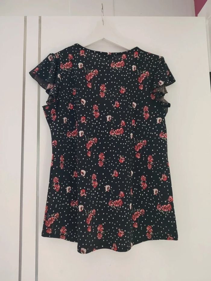 Blouse à fleurs manches volantées