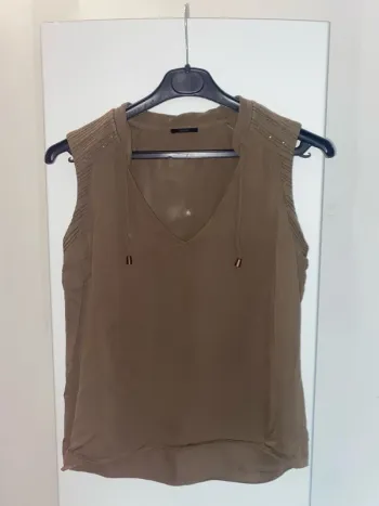 Tee shirt sans manches débardeur