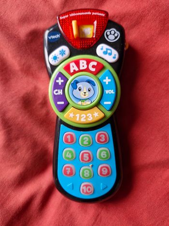 La première télécommande parlante de bébé