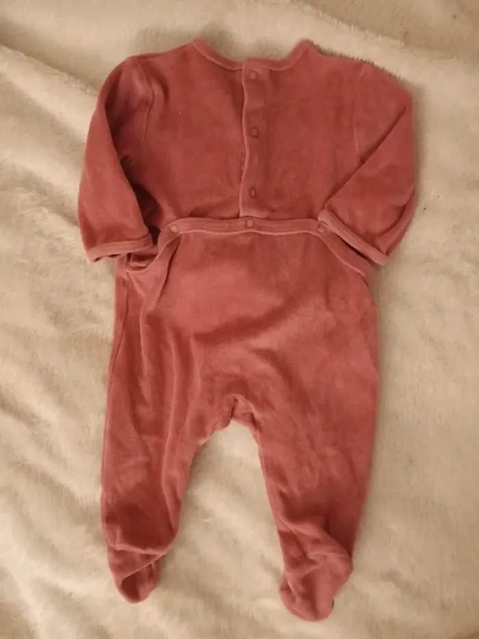 Pyjama une pièce - photo numéro 3