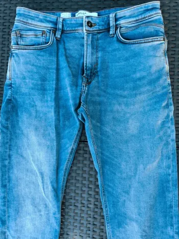 Jean bleu clair homme – Celio – W30 – Coupe C15 Straight Fit