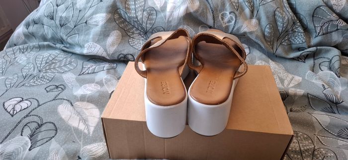 Sandales compensé doré et blanche IVOIRE - photo numéro 4