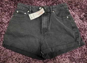 Short neuf
