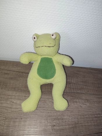 Peluche grenouille hochet