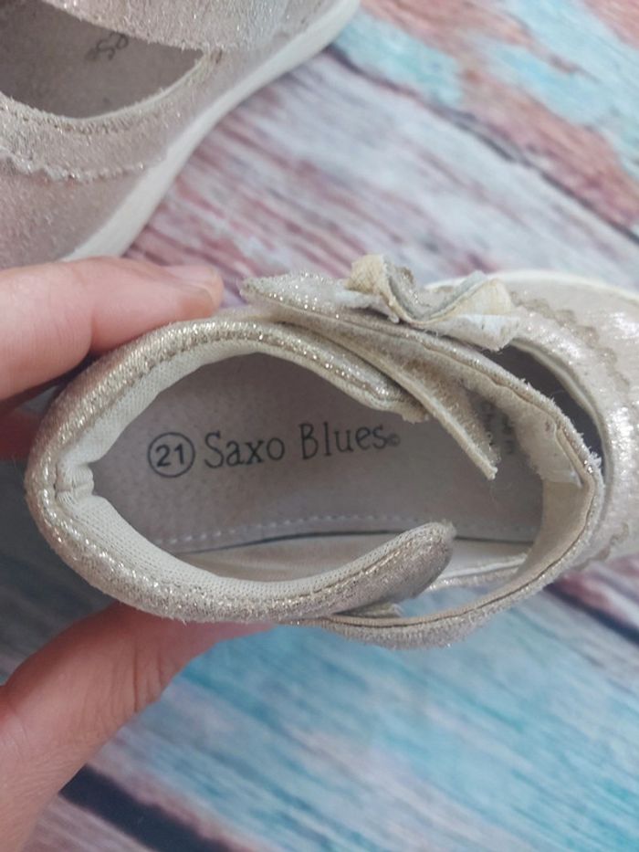 Jolies petites chaussures taille 21 pailletées - photo numéro 2