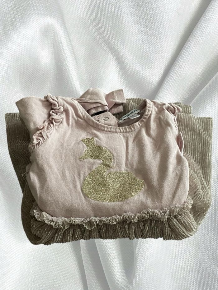 Robe bébé fille 18 mois Vertbaudet – motif cygne doré - photo numéro 4