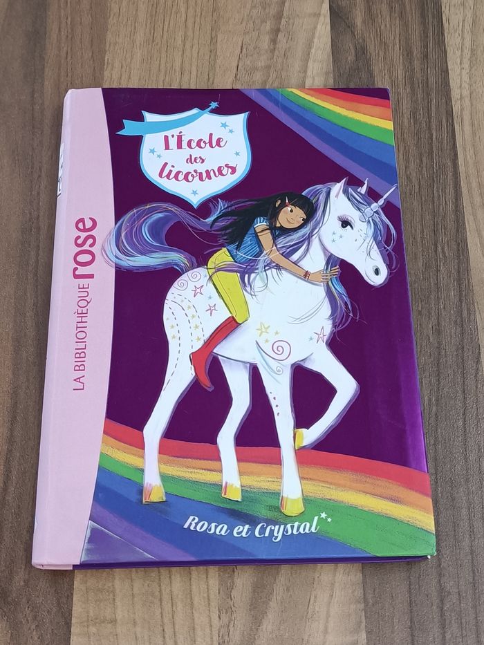 Livre École des licornes 🦄 tome 7 Rosa et Crystal - photo numéro 1