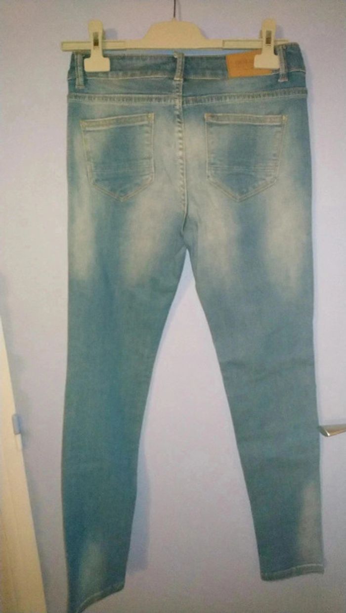 Superbe jeans effet used parfait état taille 36 - photo numéro 7