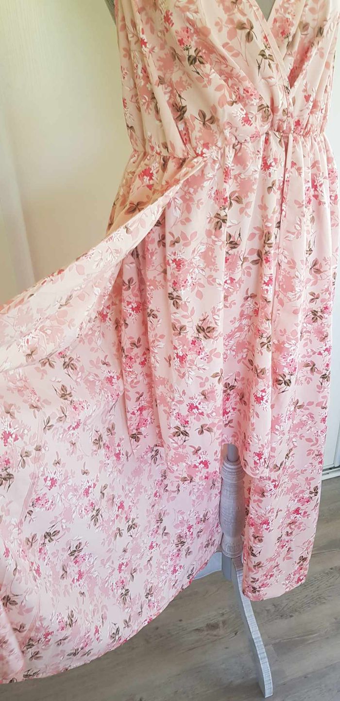 Robe atypique / asymétrique à bretelles fluide et légère - photo numéro 3