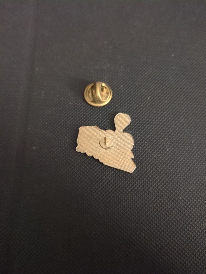 Pin's train locomotive - photo numéro 2