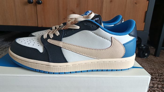 Nike Jordan 1 Low X Travis Scott bleu/noir/blanc - photo numéro 5