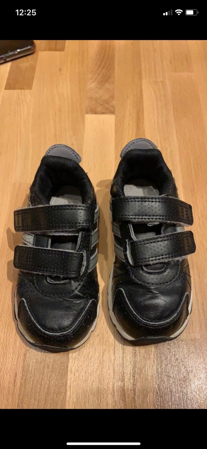 Chaussures adidas bébé