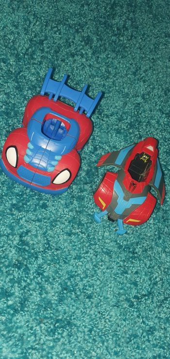 2 vehicules Spiderman