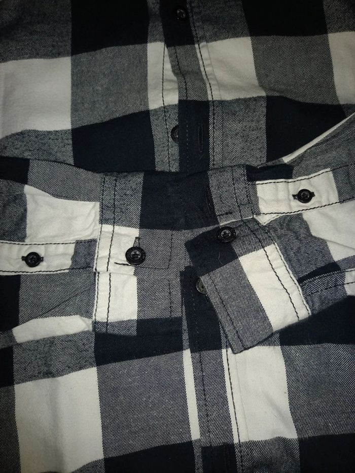 Chemise en excellent état - photo numéro 2
