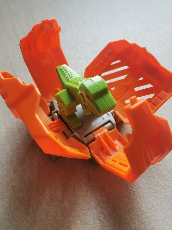 35 € avec code réduction - 2 Switch and go Dinos  Spinosaure +Ttriceratops - photo numéro 5