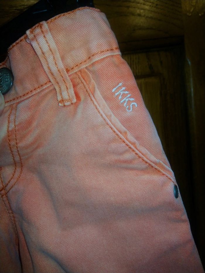 Joli jean IKKS orange et corail taille 12 mois en excellent état - photo numéro 3