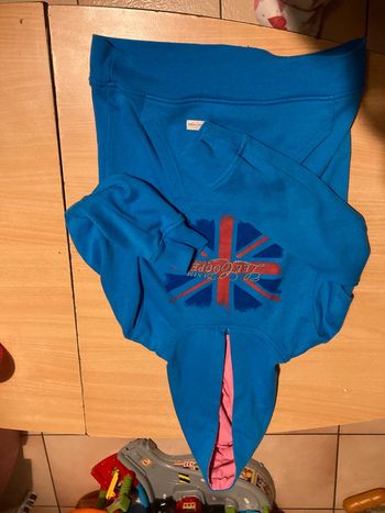 Pulls à capuche lee Cooper taille 8ans