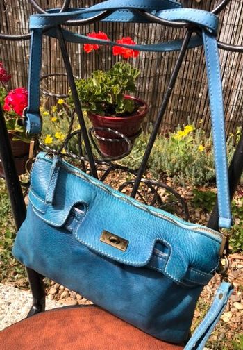 👜 Sac à main pochette bleu turquoise à bandoulière - 100% Cuir