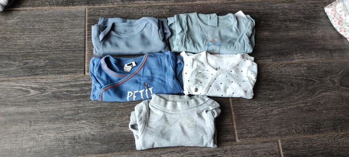 Lot bodies garçon 3 mois