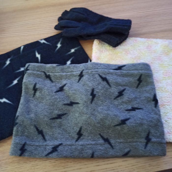 Lot Tours de cou et gants - photo numéro 2