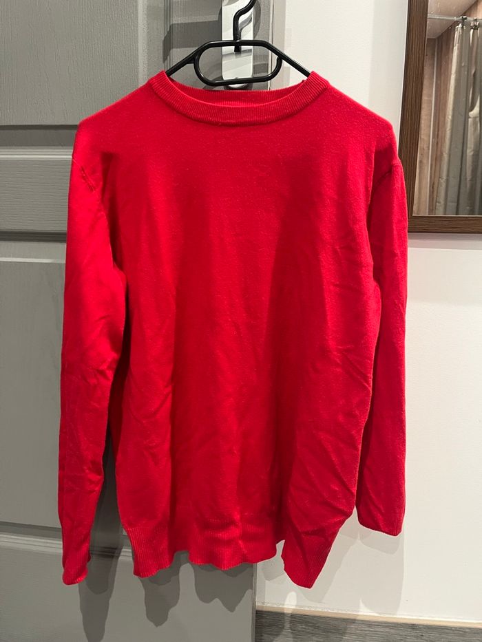 Pull fin col rond rouge