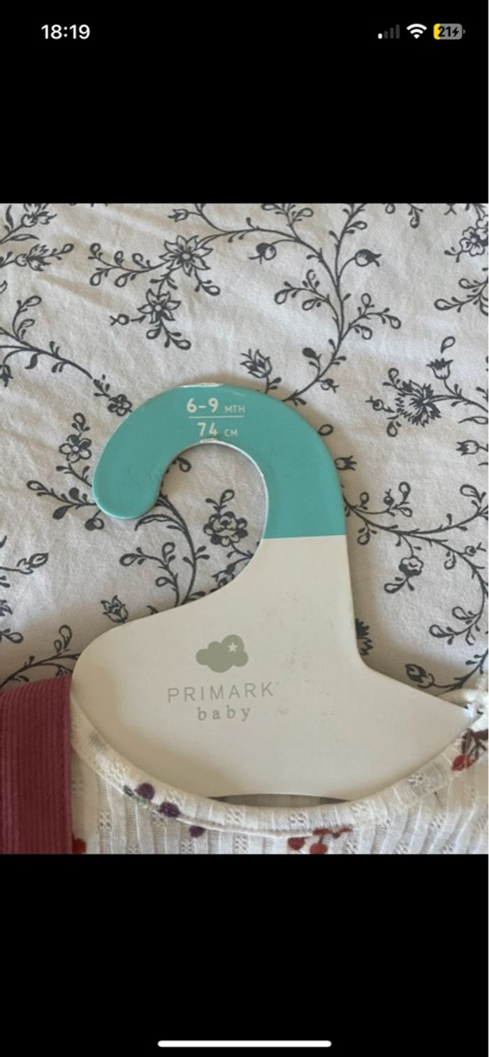Ensemble salopette côtelé framboise et tee shirt manche longues fleuri bébé - photo numéro 7