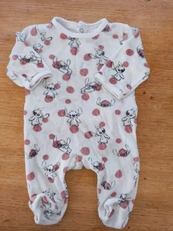 Pyjama une pièce fille Disney stitch 3 mois excellent état