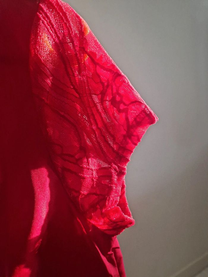 Tee-shirt rouge - photo numéro 3