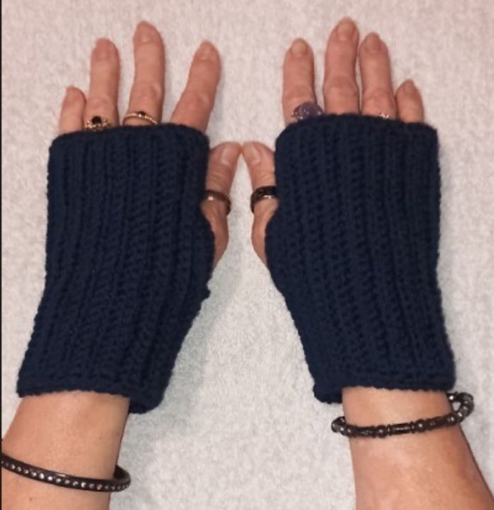 Mitaines "Ultramarine" fait main au crochet taille M / L / XL - photo numéro 3
