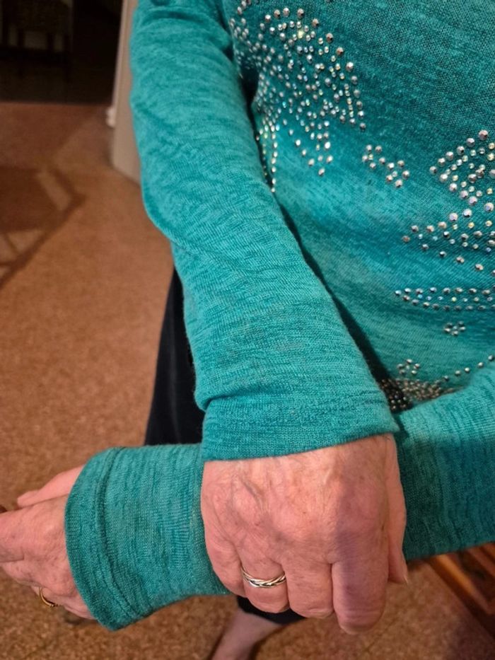 Pull fin avec motif strass - photo numéro 6