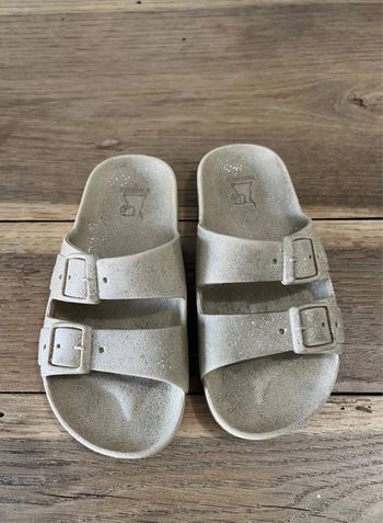 Claquettes dorées Cacatoès