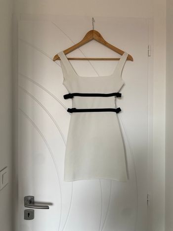 Robe blanche et noir 