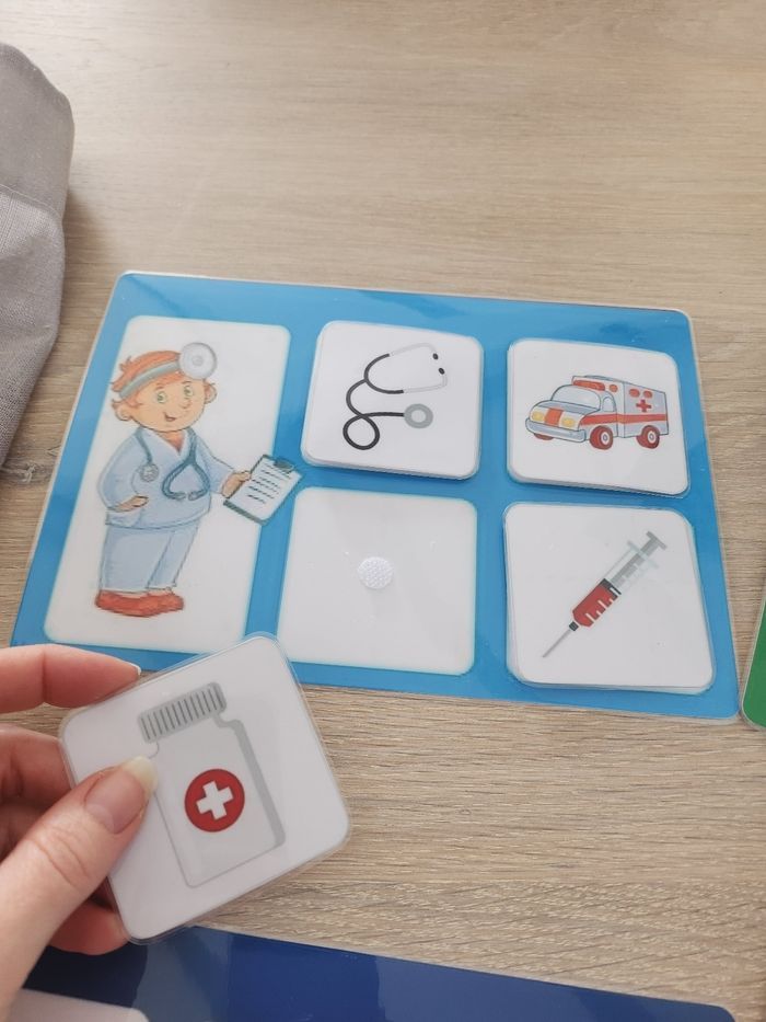 Jeux plastifiés et scratchés façon montessori - photo numéro 3